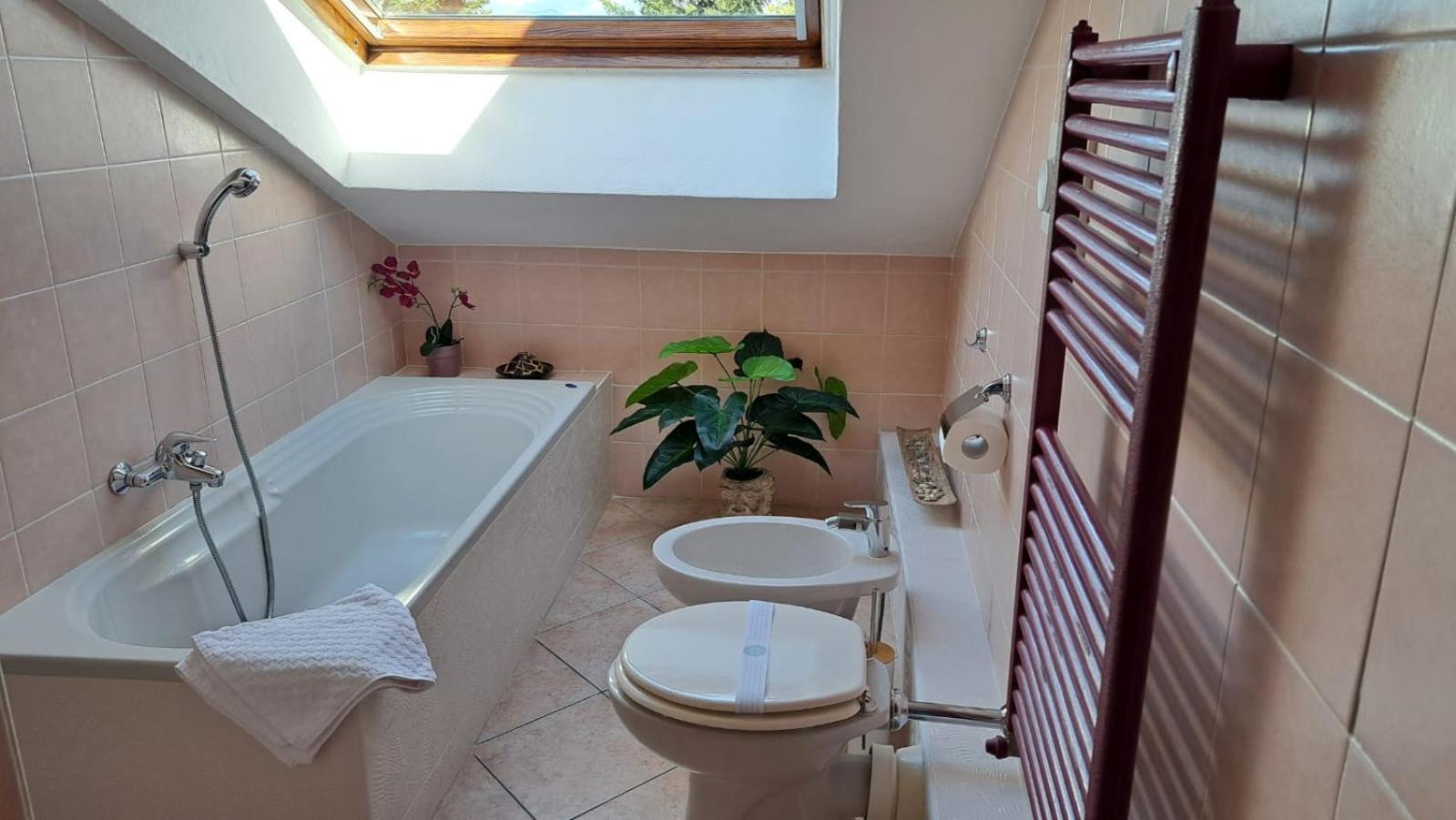 Casa Paola - Stazione 400 Mt - Free Wifi Apartman Arcore Kültér fotó